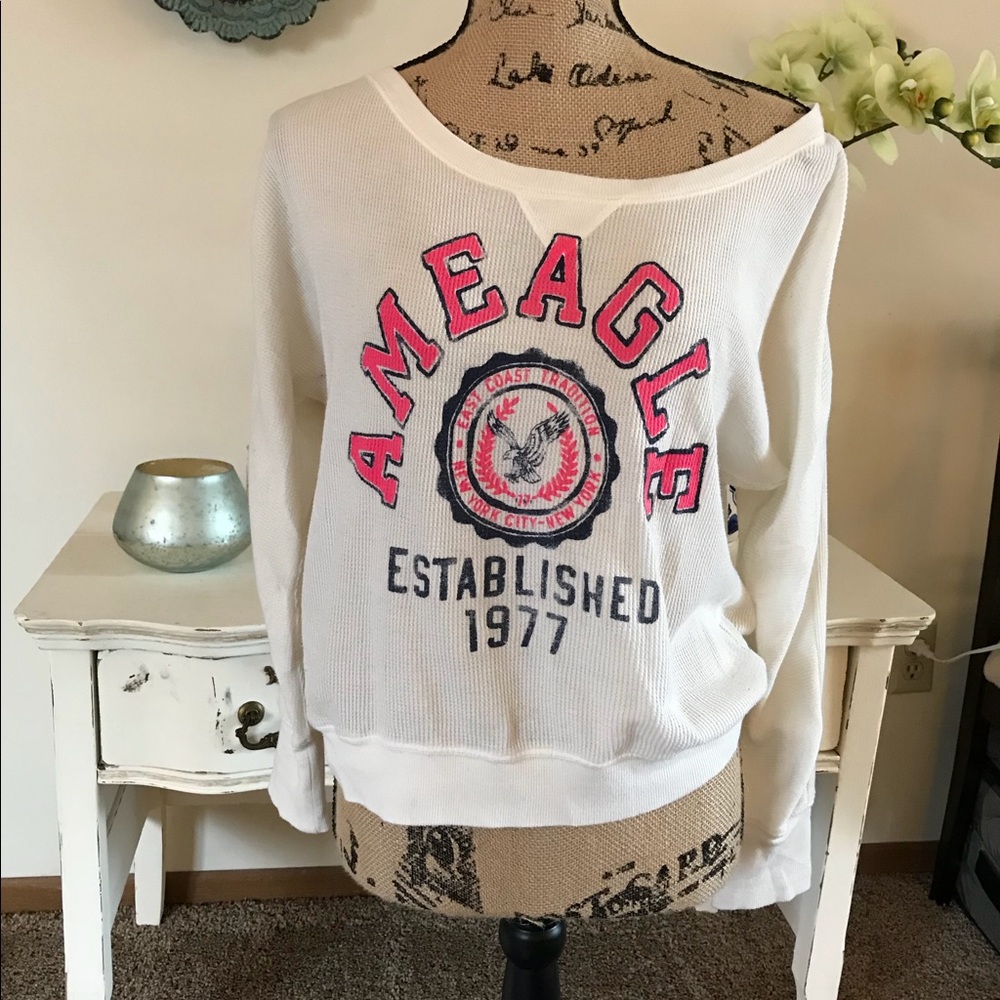 White and pink American Eagle thermal